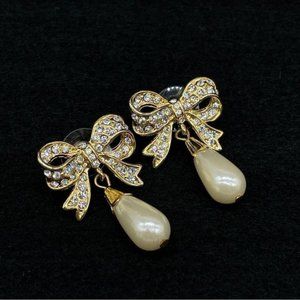 💍 Fashion Earrings Gold Tone Faux Pearl Rhinestones Bow Dangle Pierced